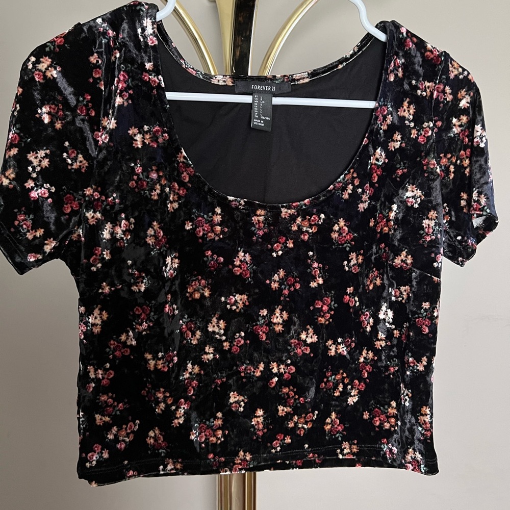 2 pack casual shirts size M/L